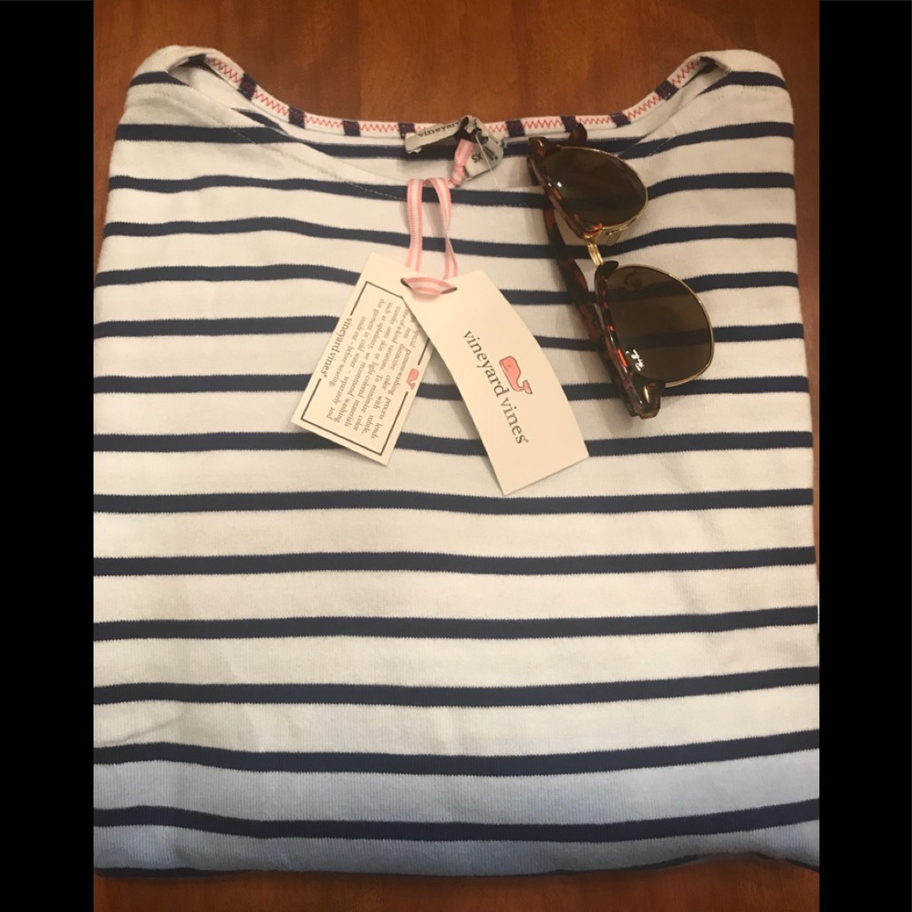 Gorgeous Vineyard Vines dip dye striped shirt - Picture 3 of 8
